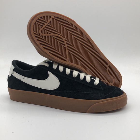Women’s Nike Blazer Low ‘77 VNTG Black/White FQ8060-001 NWB - Picture 2 of 6